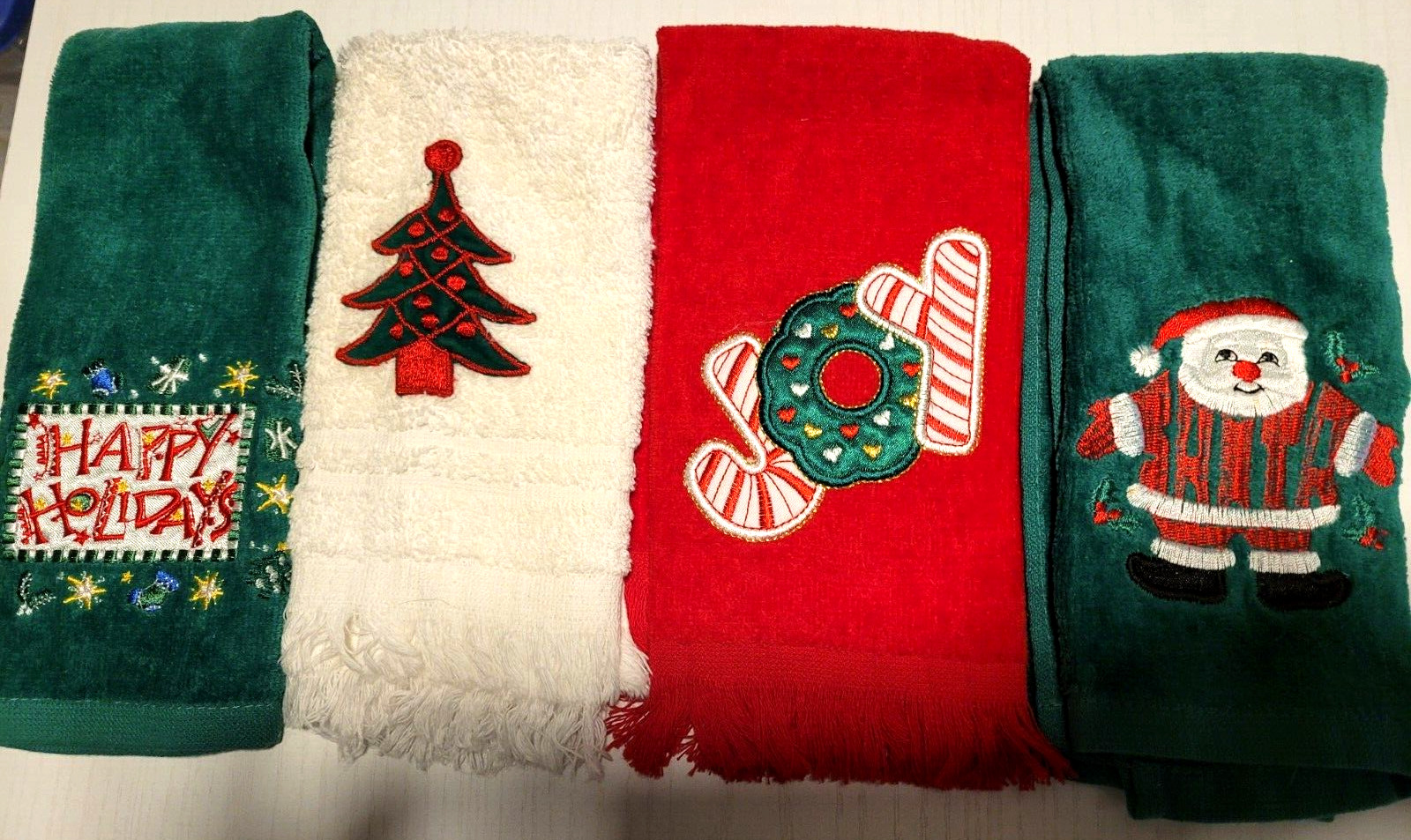 Lot of 4 Vintage Christmas Kitchen Hand Towels Cotton Green White Red EUC Decor