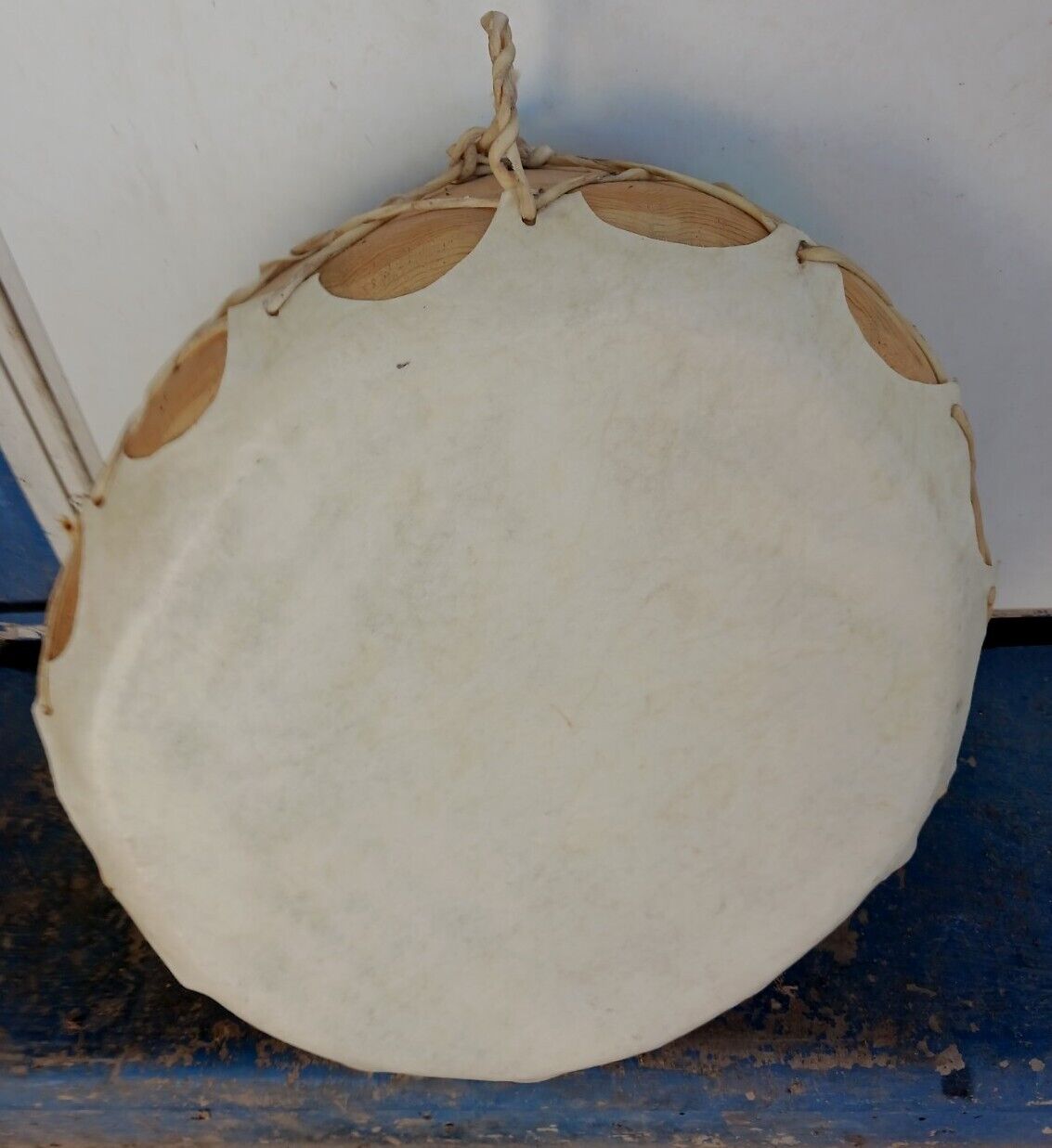 **AWESOME  VINTAGE NATIVE AMERICAN  COCHITI RAWHIDE  HAND DRUM NICE & BEATER  *