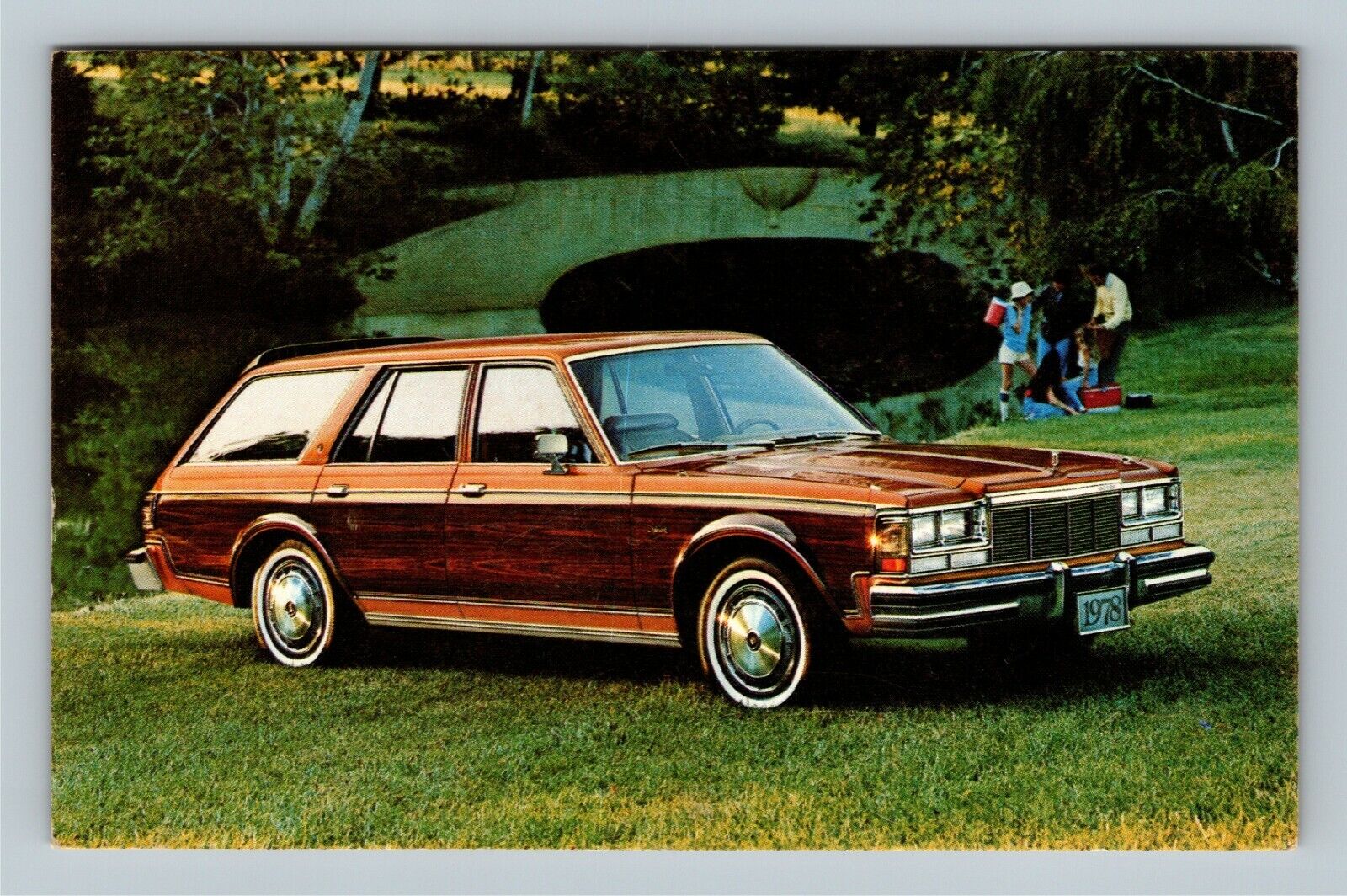 Automobile-1978 Dodge Diplomat Wagon, Wood Panels, Vintage Postcard