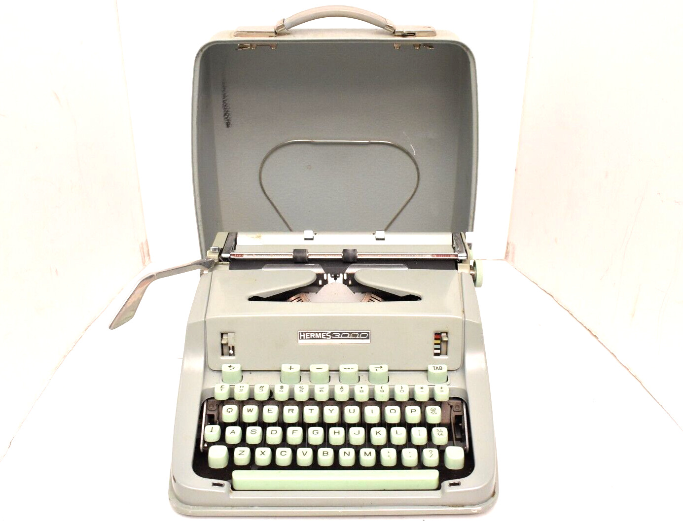 Vintage Hermes 3000 Typewriter serial NICE Switzerland paillard YVERDON