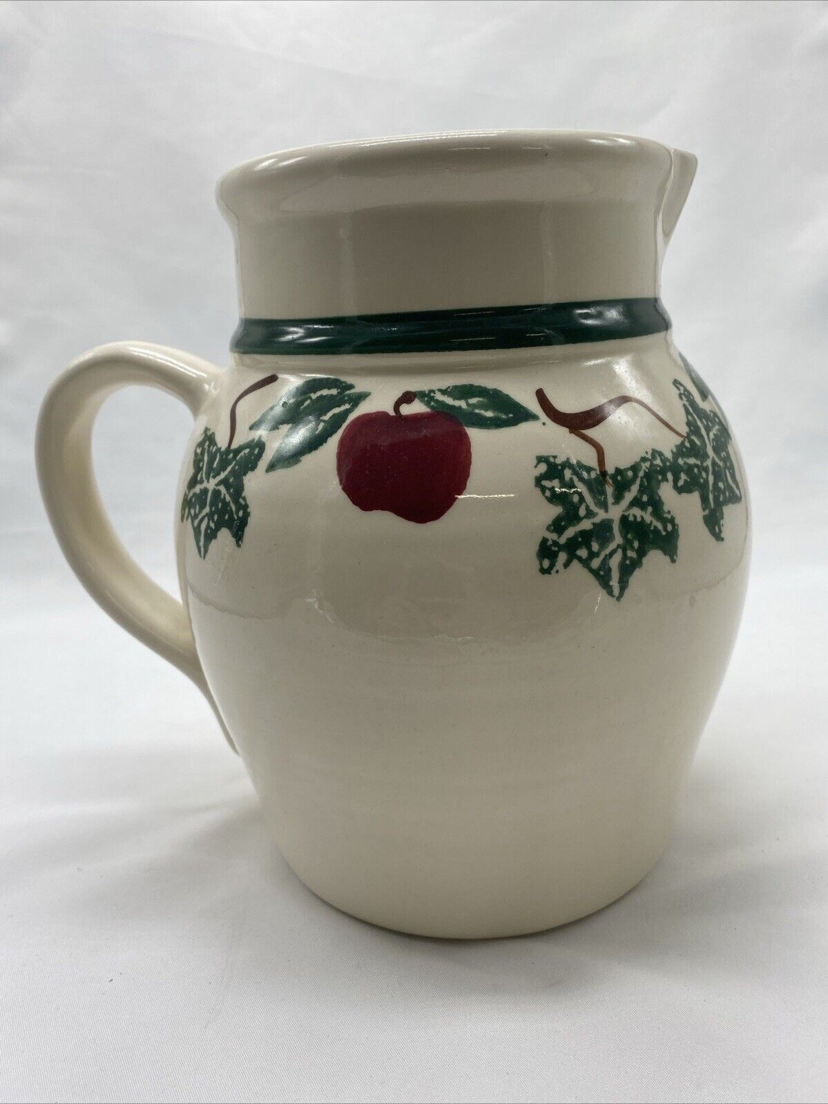 Vintage Crock Shop Pottery Apple & Ivy 74 Ounce Ceramic Pitcher