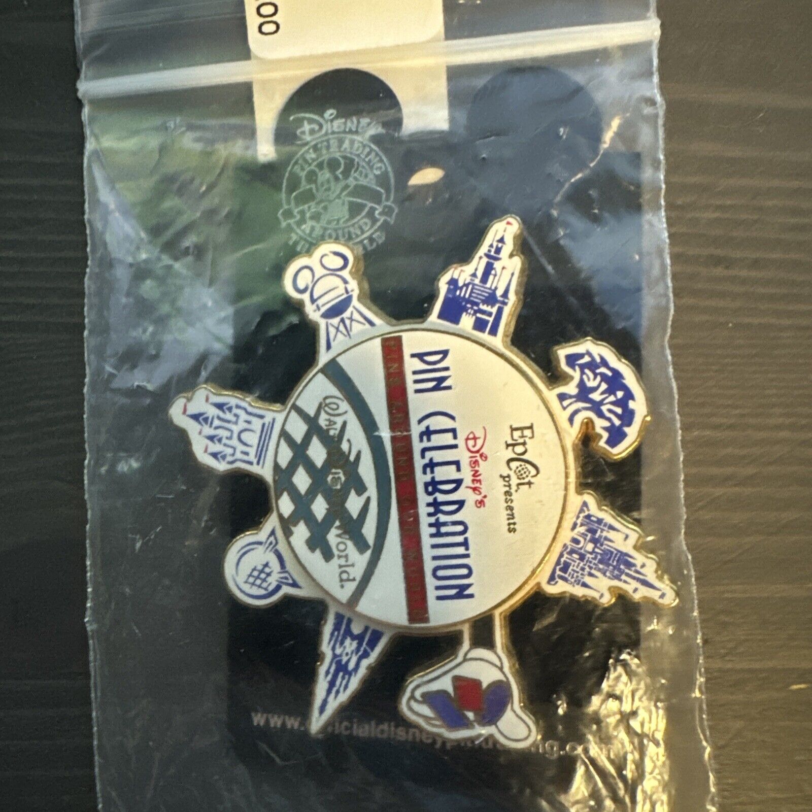 Disney 2001 Epcot Celebration Pins Around the World Spinner Limited Edition