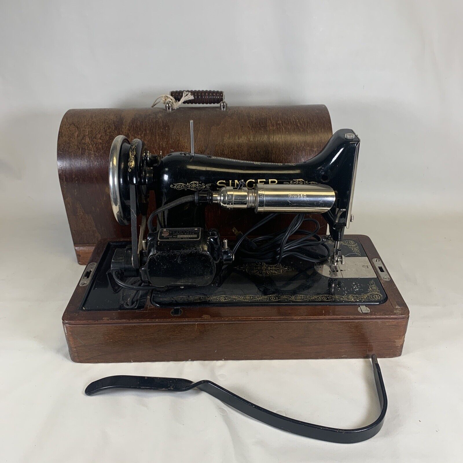 Antique Singer 99-13 Sewing Machine Wood Case box WORKS