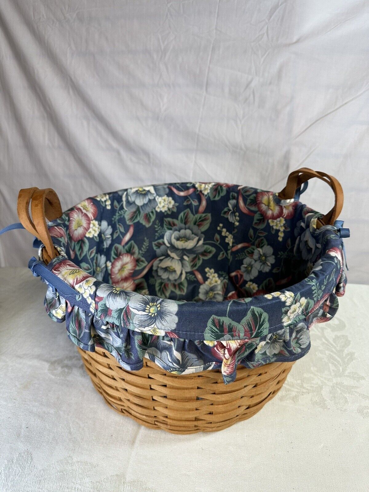 Longaberger Basket Large Round With Cloth Liner 1993