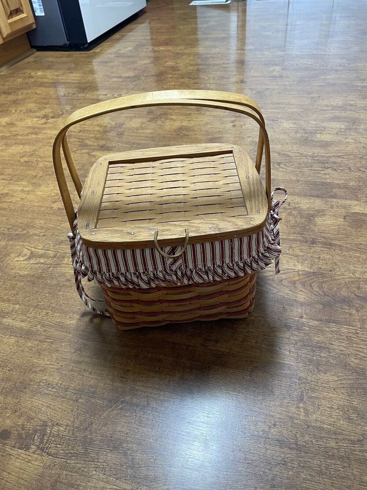 1996 Longaberger Remembrance Basket With Liner And Protector