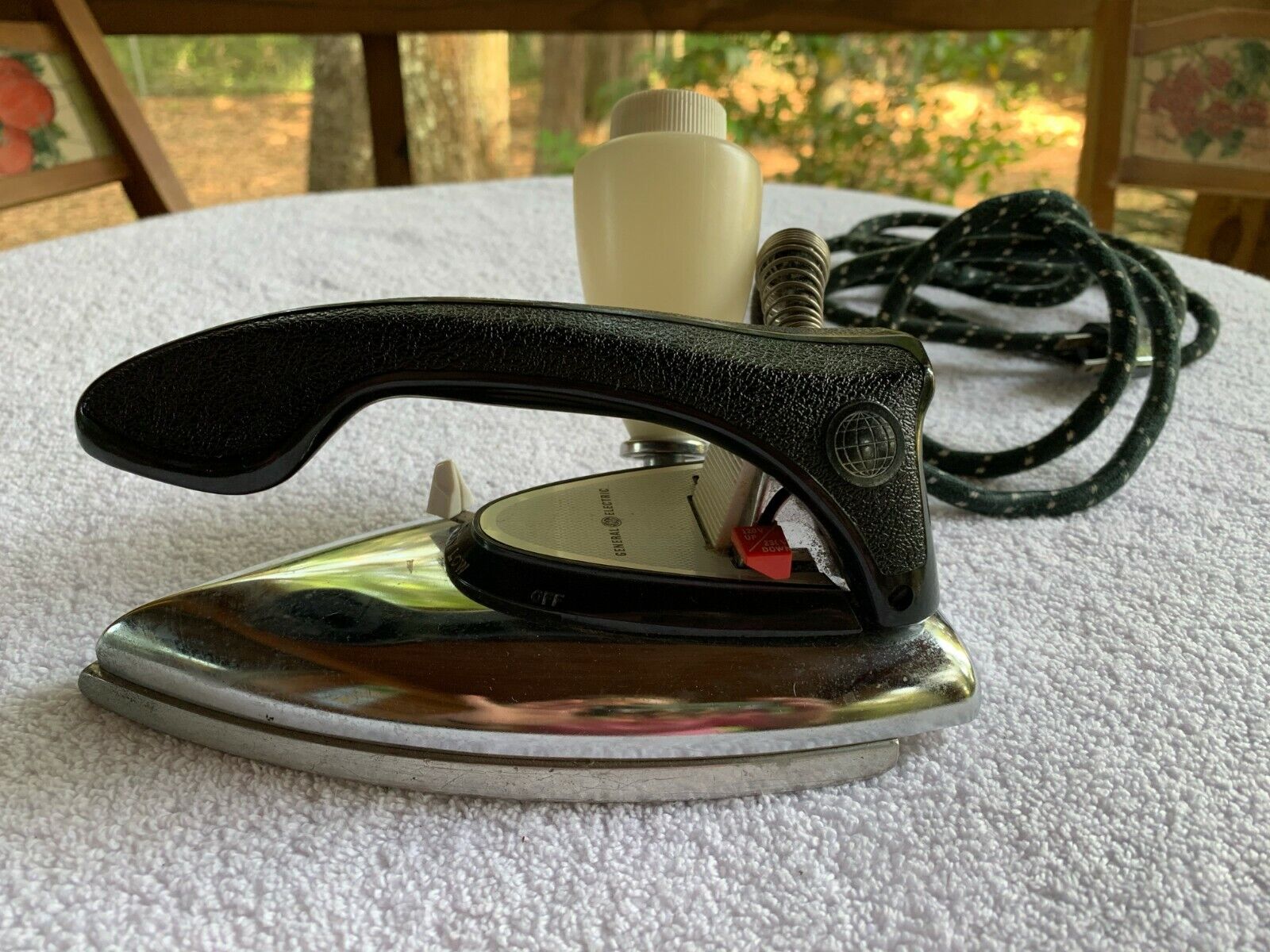 Vintage GE Travel Iron Steam & Dry Model F49 with Water Bottle - It Works 1960s