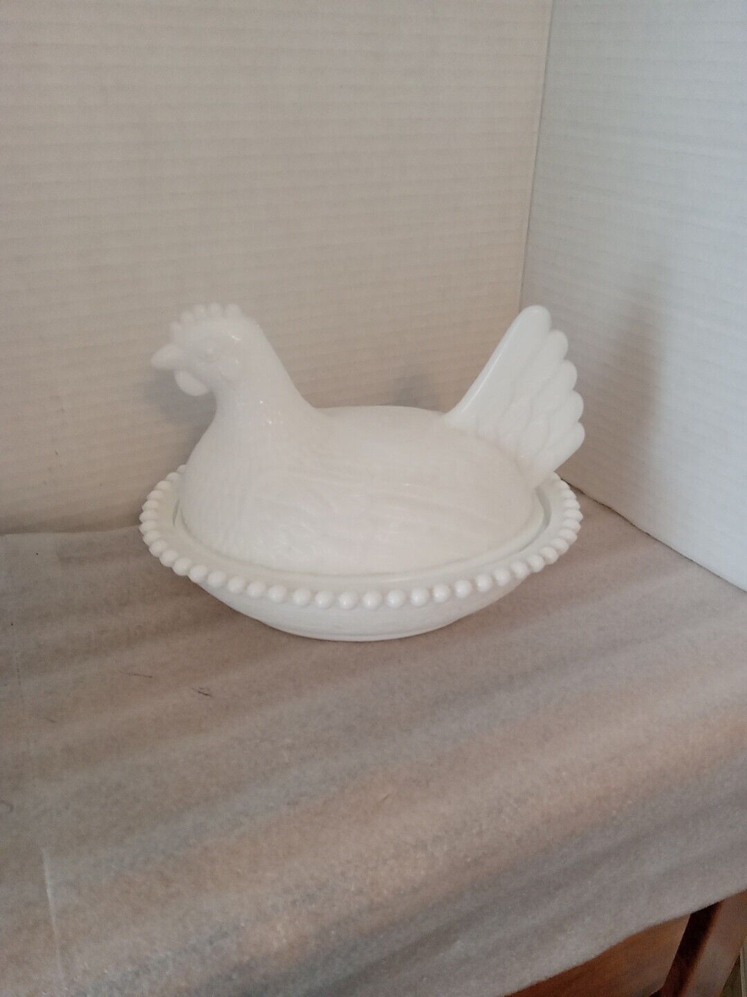Vintage Indiana White  Mike Glass  Hen