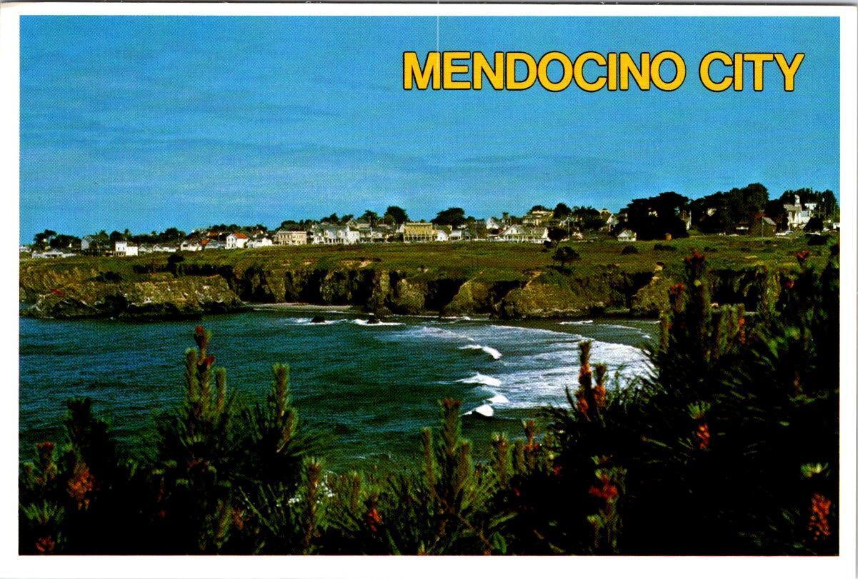 Mendocino, CA California  COASTLINE~BEACH~HOMES  Mendocino County  4X6 Postcard