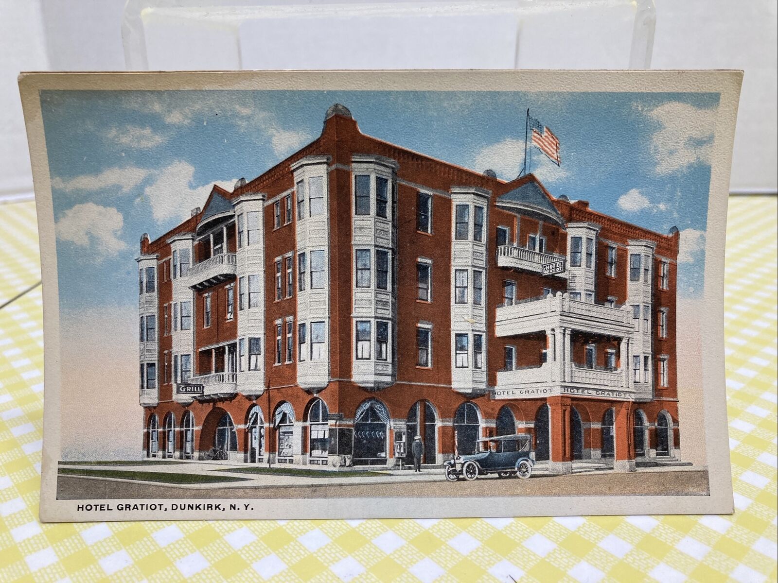 Vtg Hotel Gratiot, Dunkirk NY Color Advertise Unused Postcard w/Car USA Flag NOS