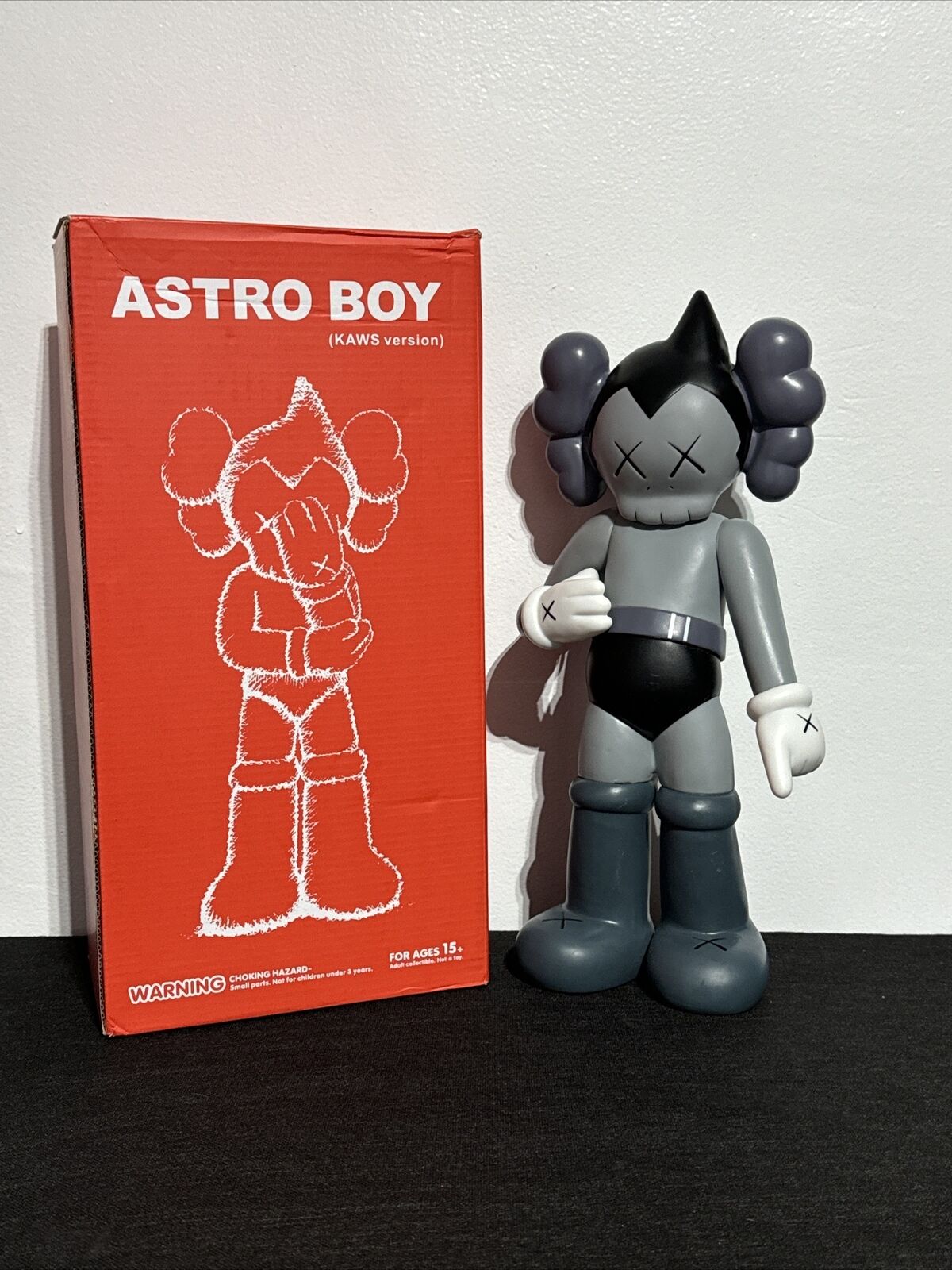 Astro Boy KAWS Version Vynil Figuirine Gray 14’ Great Condition Collectible +BOX