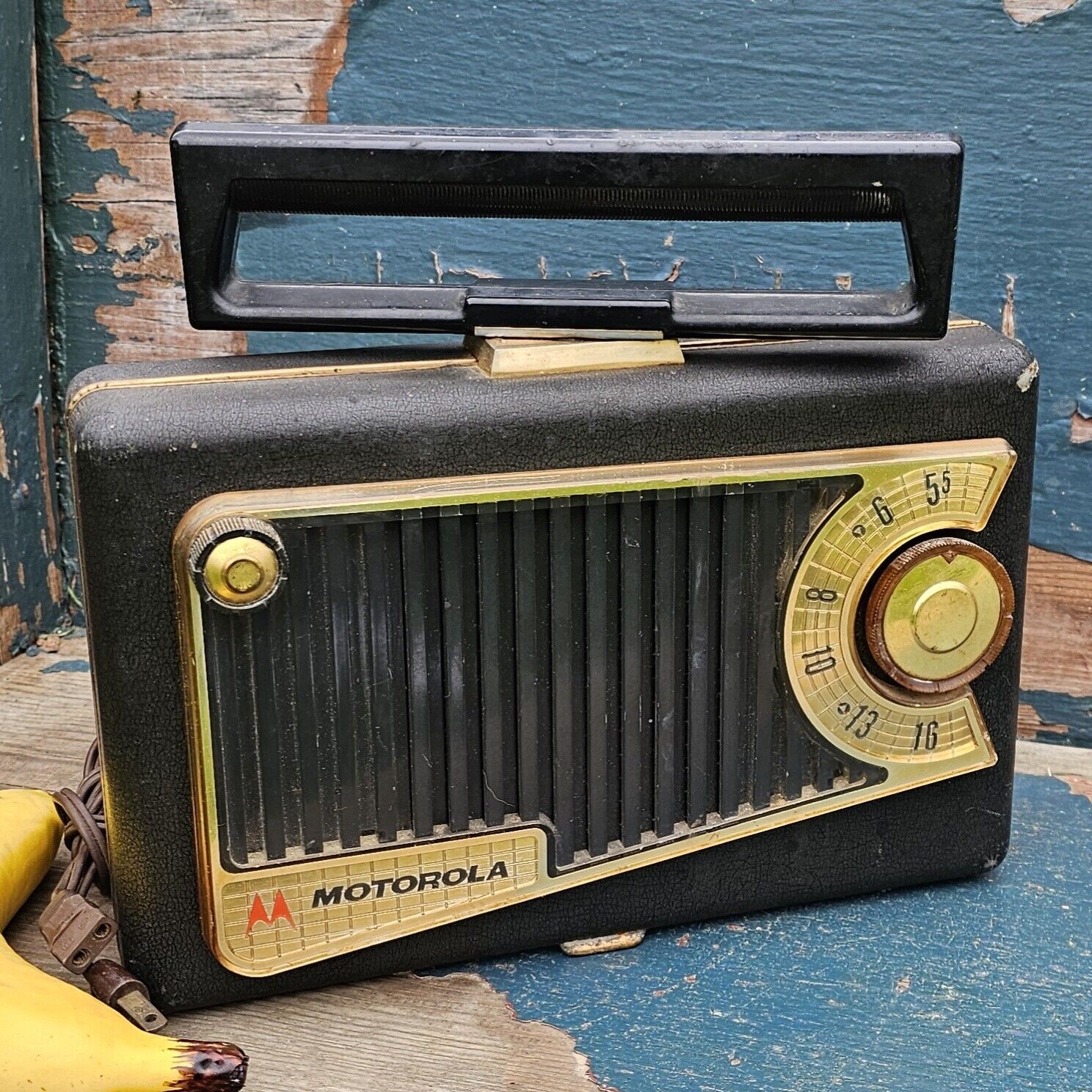 Vintage Motorola Roto-Tenna 56LIA Portable Tube Radio (not working / parts)