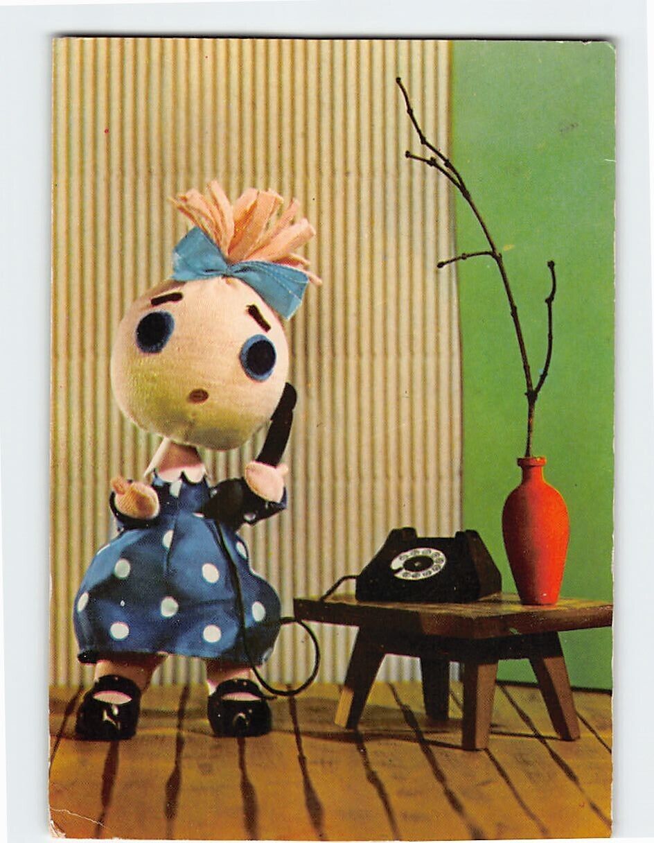 Postcard Doll talking over the phone, Futrinka utca