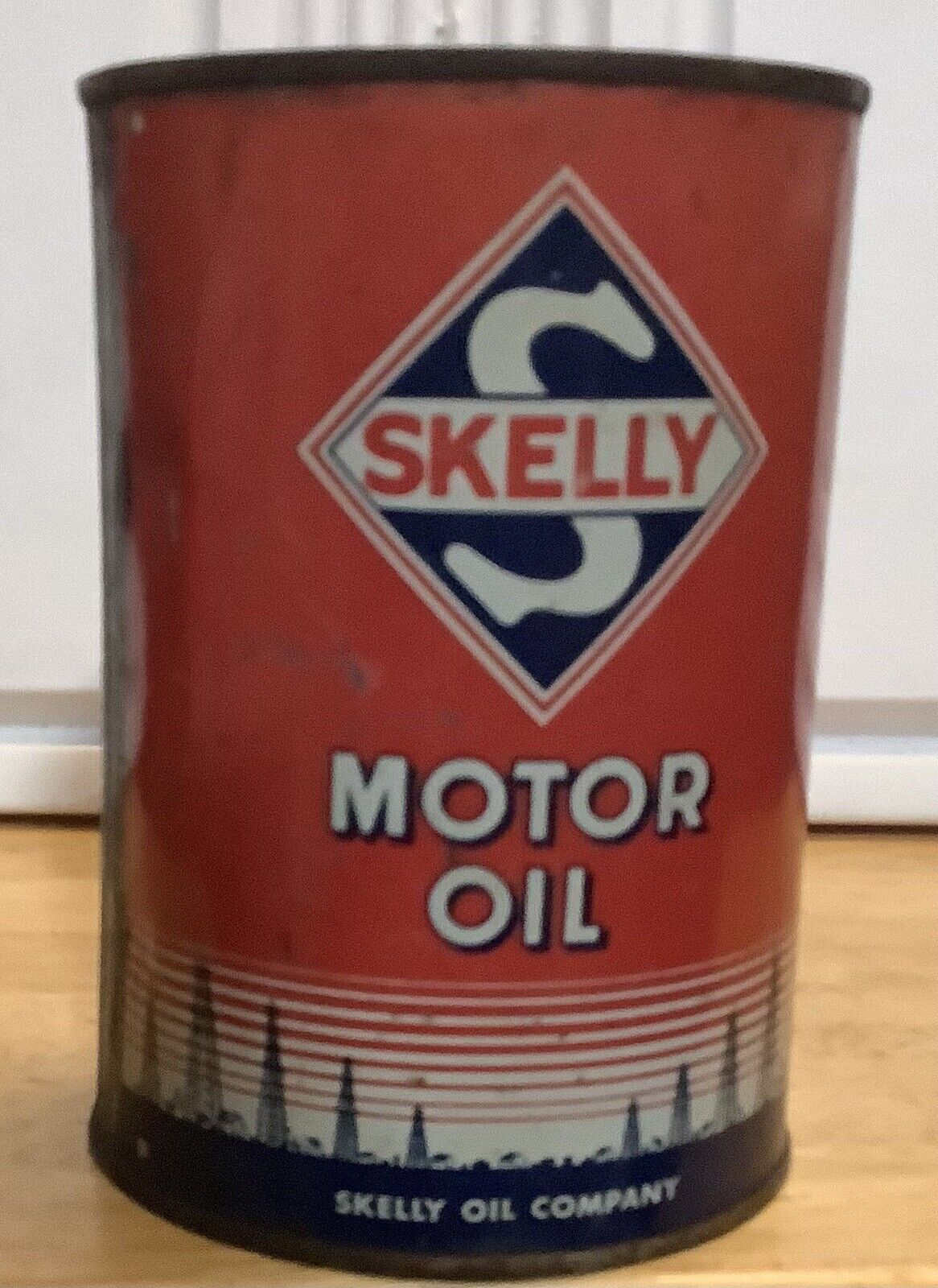 Vintage Skelly Motor Oil qt. Can With 30 cent Price Gas & Oil Advertising