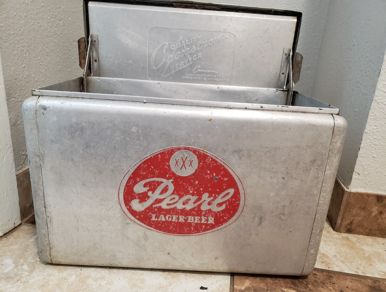 1950s XXX Pearl Lager Beer aluminum cooler Great condition