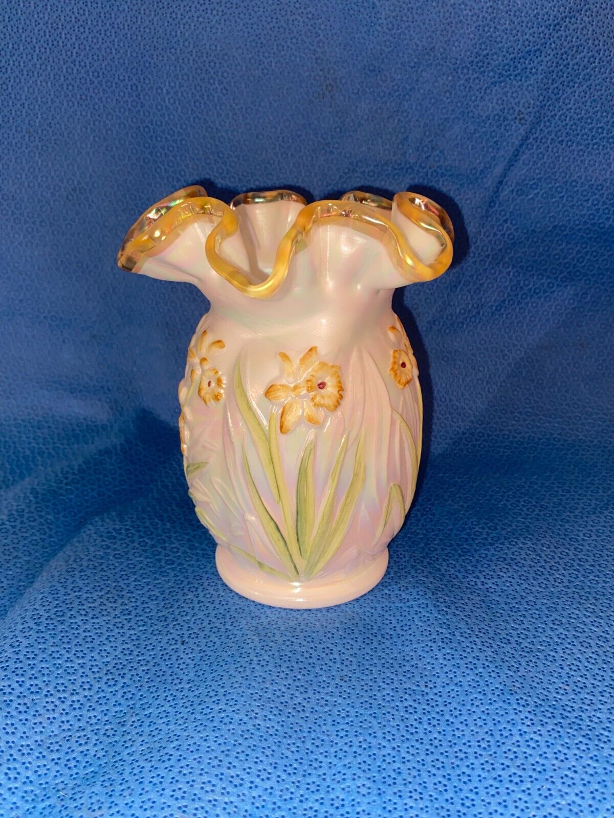 Fenton Iridescent Pink Ruffle Rim Daffodil Vase
