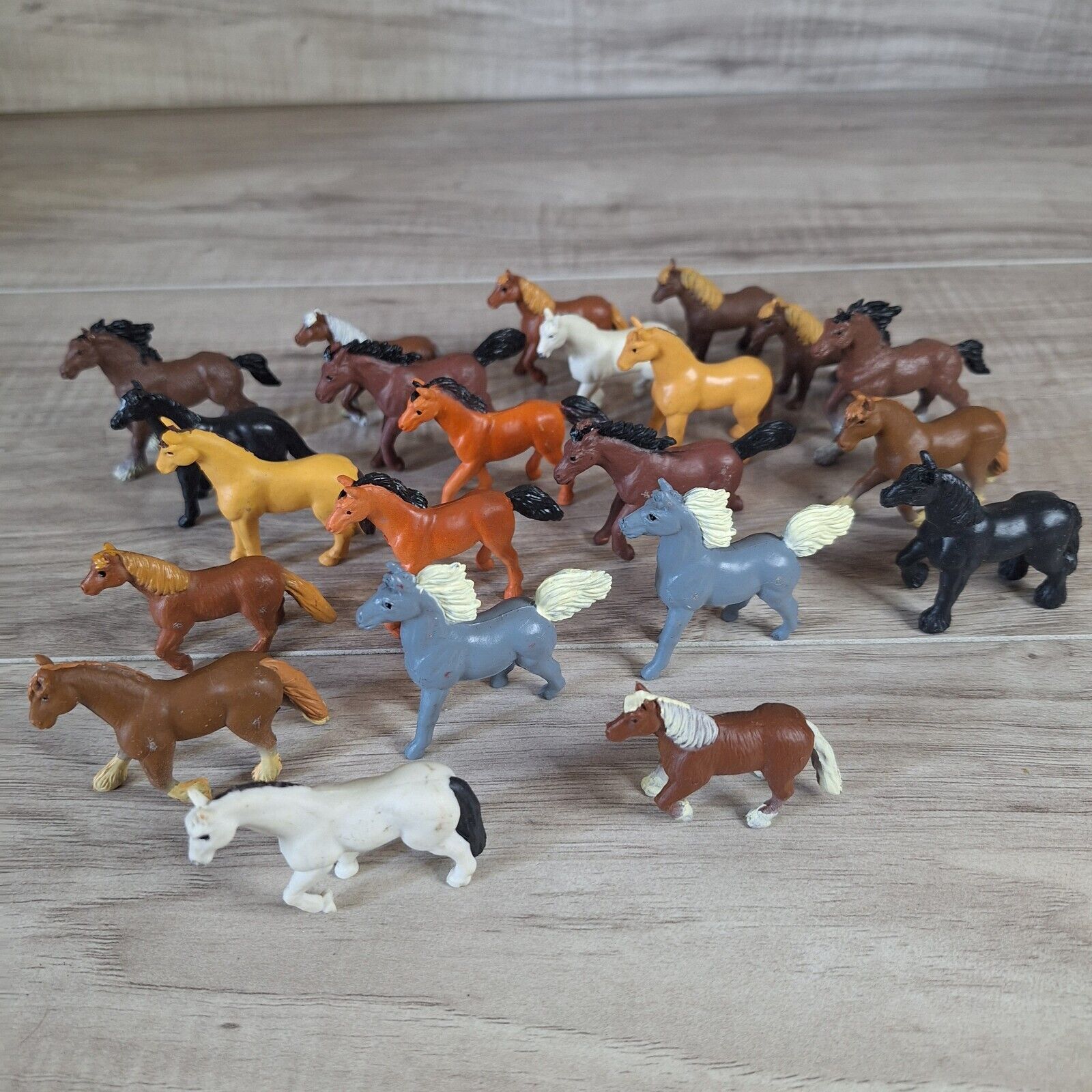 Safari Ltd  Mini Horses Figure lot of 22 Horse 1.5
