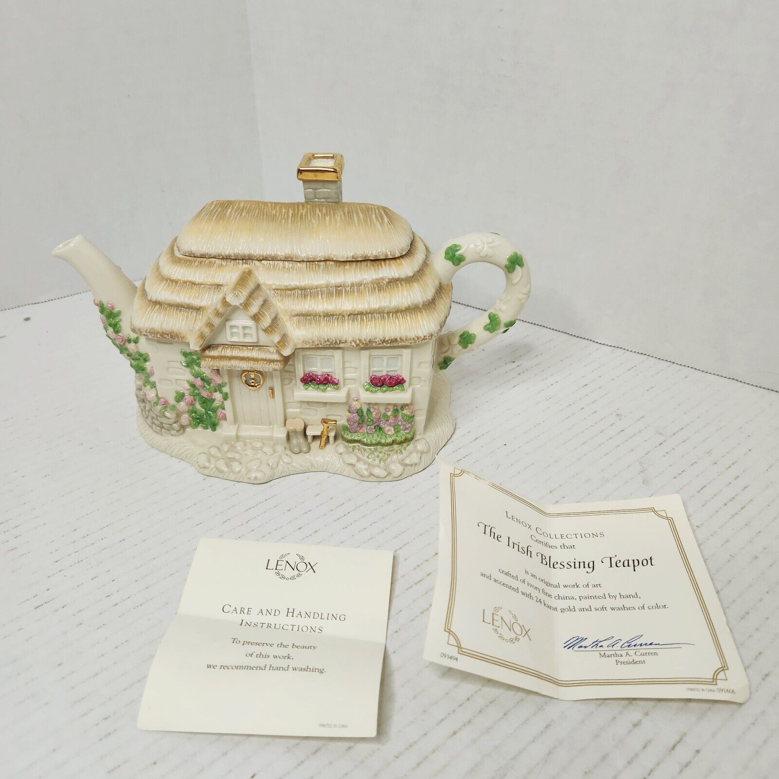 Lenox Irish Blessing Cottage Teapot Fine Ivory China 24kt Gold Hand Painted 2002