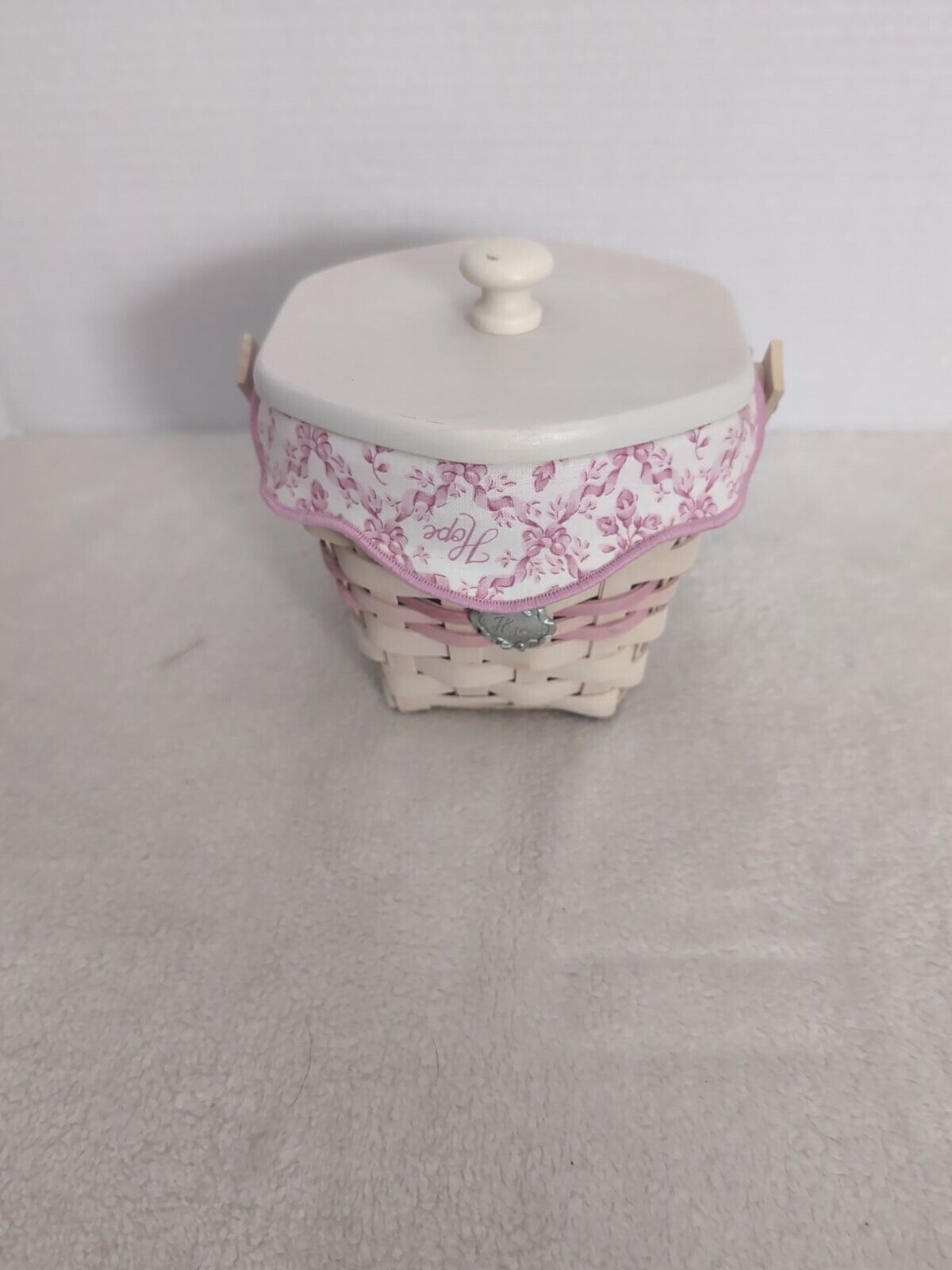 Longaberger 2001 Horizon Of Hope WhiteWashed, Liner, Protector, Tie-on And Lid