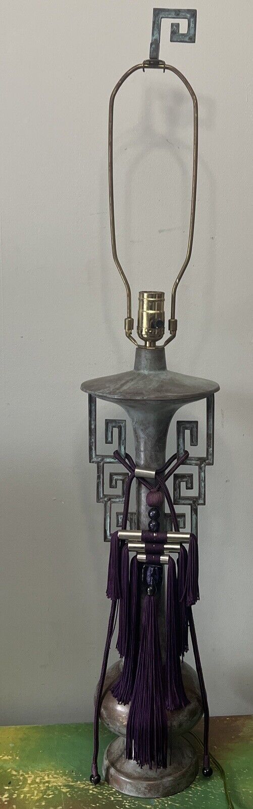 Vintage Chinese Style Art Deco Asian Weathered Bronze Table Lamp Lighting
