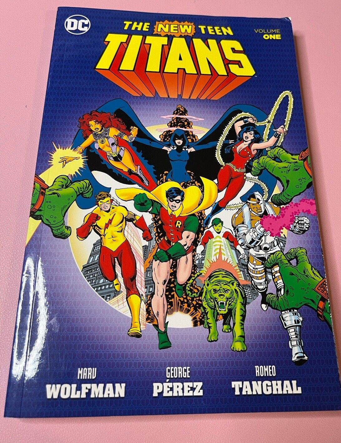 NEW Teen Titans Volume 1, Trade Paperback, Marv Wolfman, George Perez, DC Comics