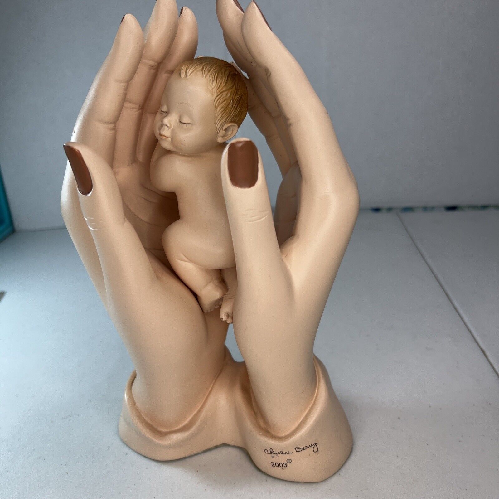 Vintage Mothers Hands Holding Baby Infant Christina Berry 2003 Figurine Problufe