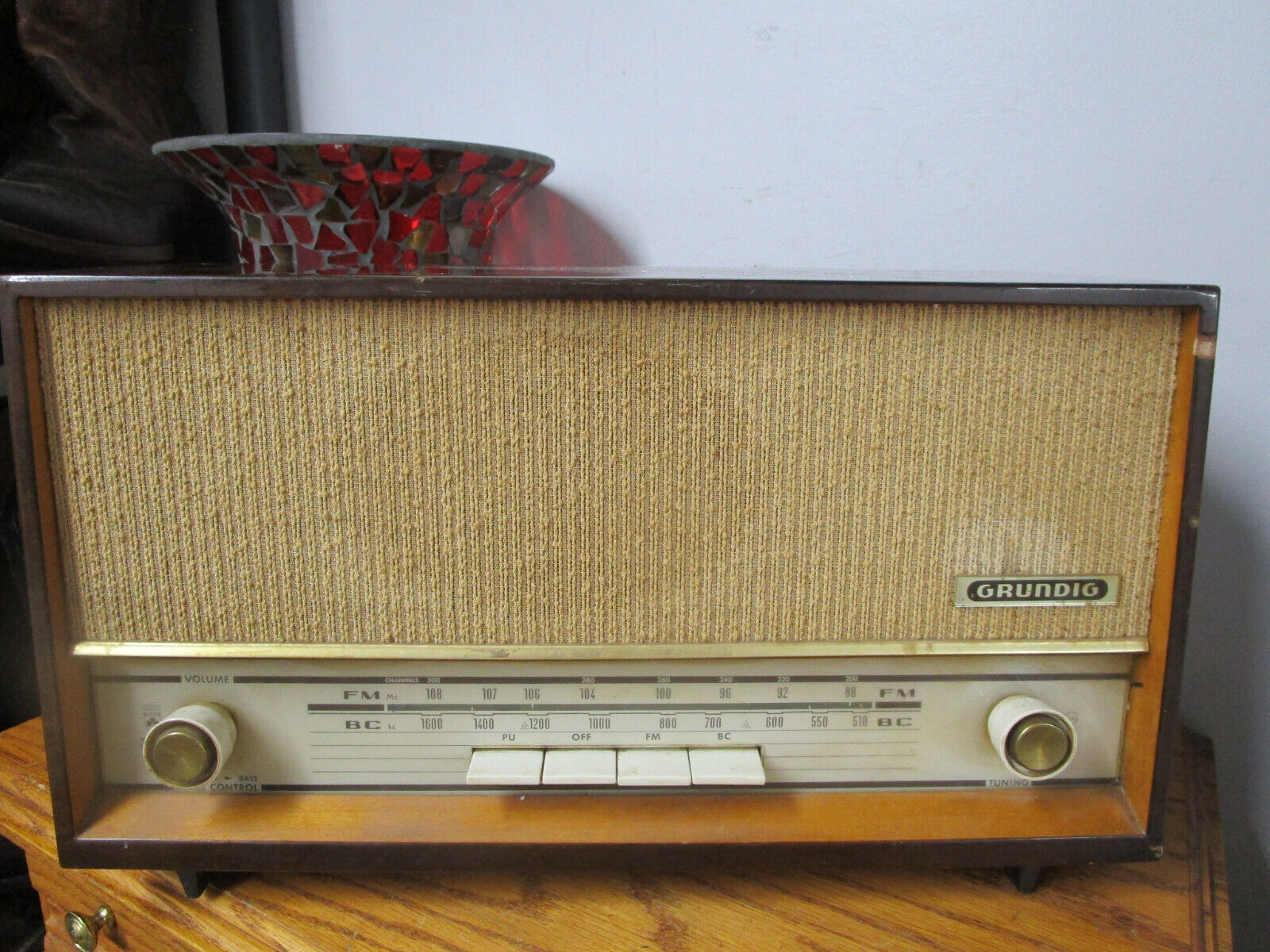 Vintage Grundig Majestic 98H/U Radio 1964-1965 (AS IS)