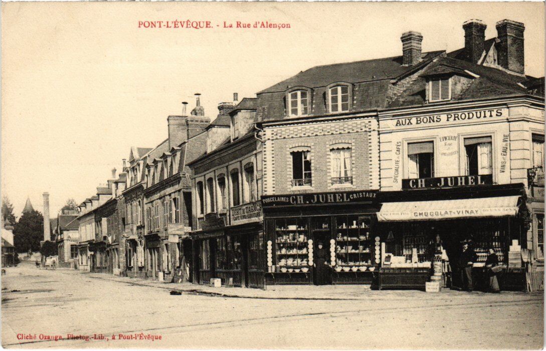 CPA Pont-l\'Eveque La Rue d\'Alencon FRANCE (1333341)