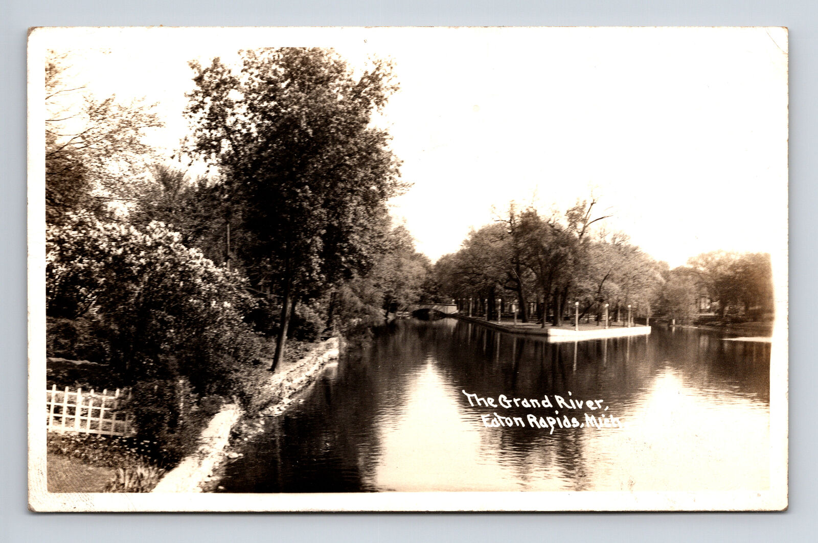 c1946 RPPC The Grand River at Eaton Rapids Michigan MI Postcard