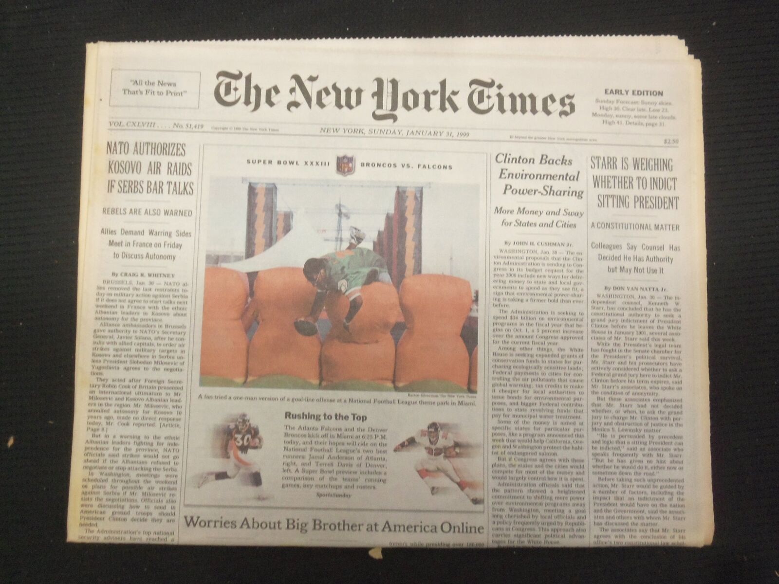 1999 JAN 31 NEW YORK TIMES NEWSPAPER -STARR WEIGHING TO INDICT CLINTON - NP 7015