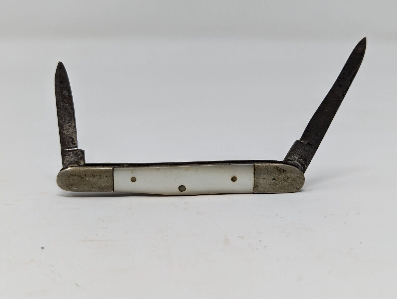 Vintage Robeson Shuredge Blade White Pearl Folding Pocket Knife Rochester NY