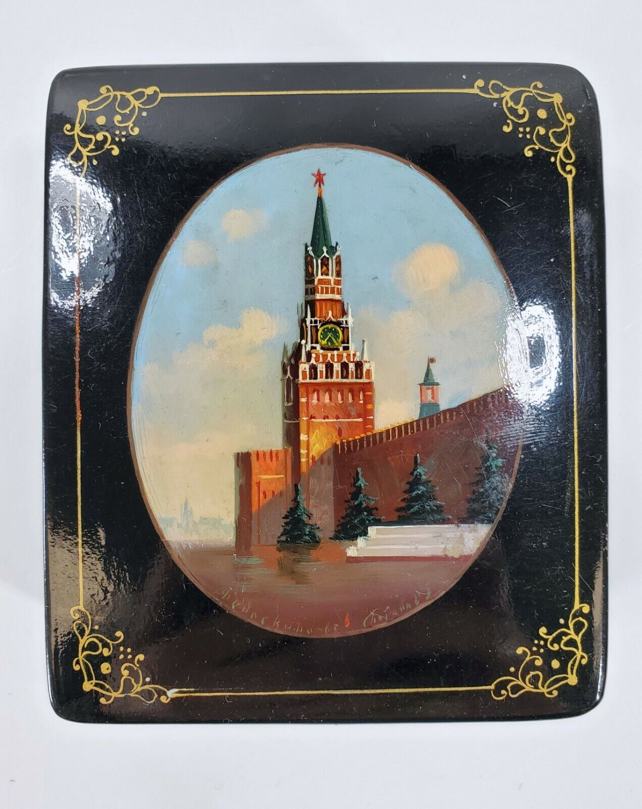 Vintage Signed Russian Lacquer Box Painted Scene Kremlin Clock Tower Red Square