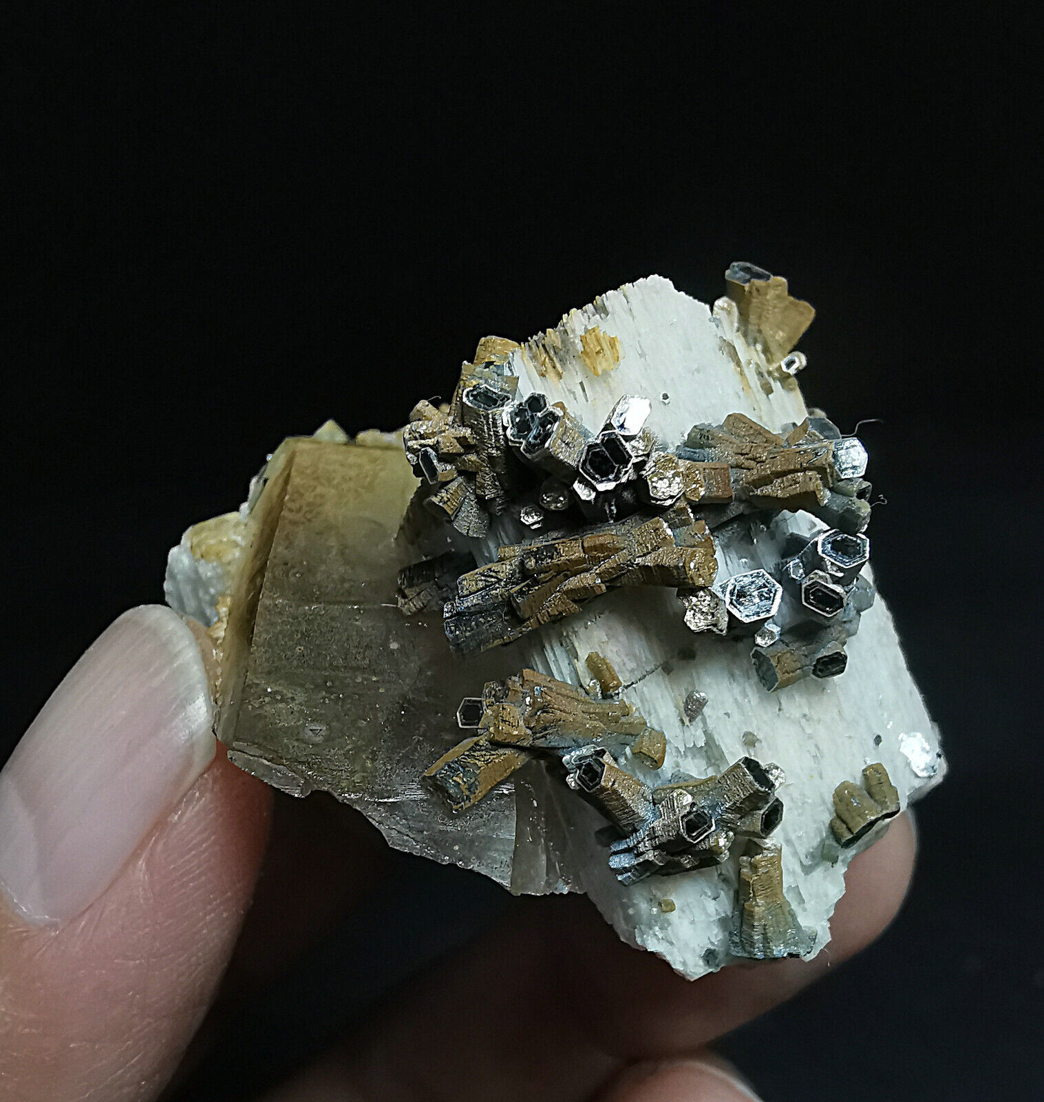 40gNatural  Rare Columnar mica Feldspar quartz crystal Mineral Samples Namibia