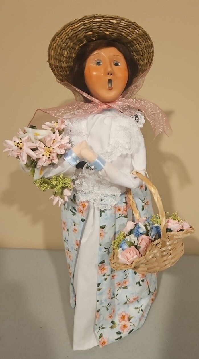 Byers Choice Carolers Woman Blue Print Dress Basket of Flowers 2011 Spring RARE