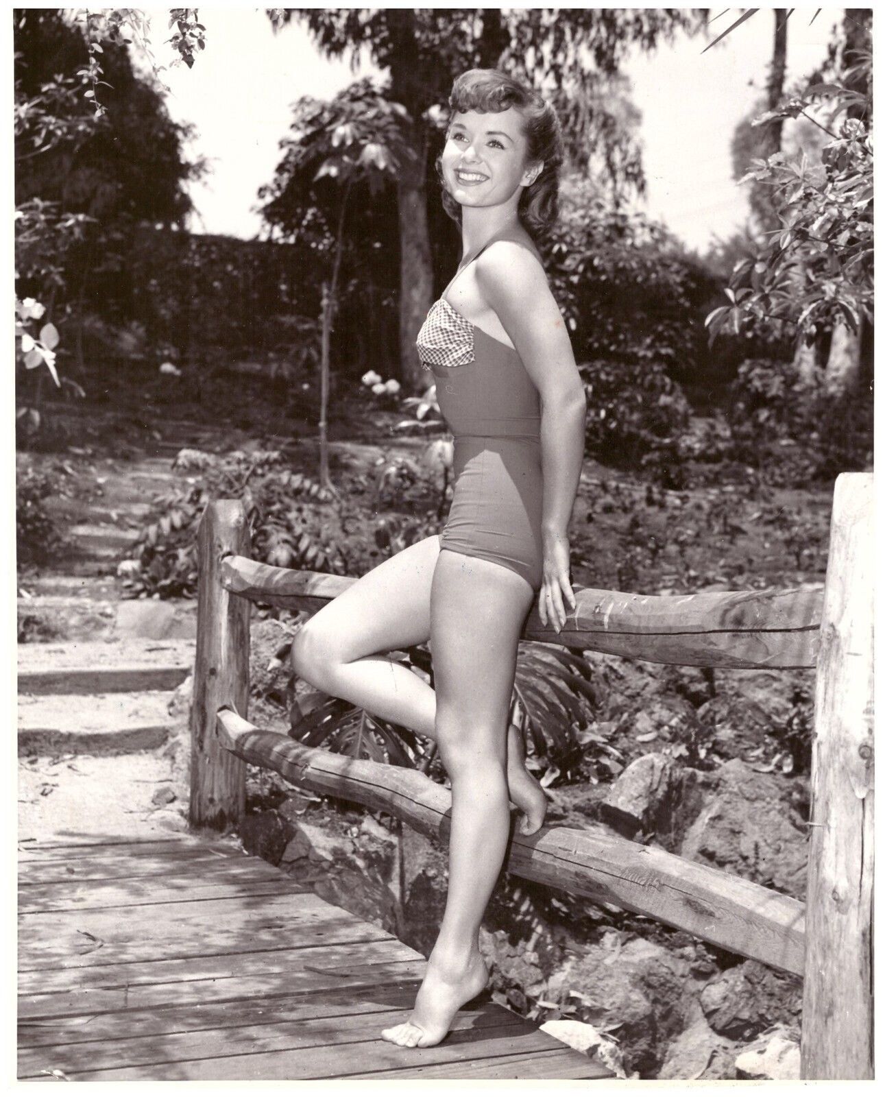 Debbie Reynolds   8x10 Glossy Photo