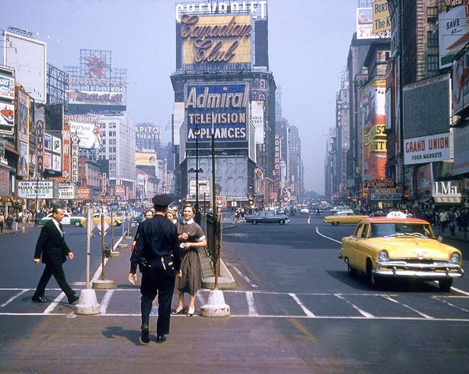 1955 NEW YORK Times Square Street Scene PHOTO (213-H)