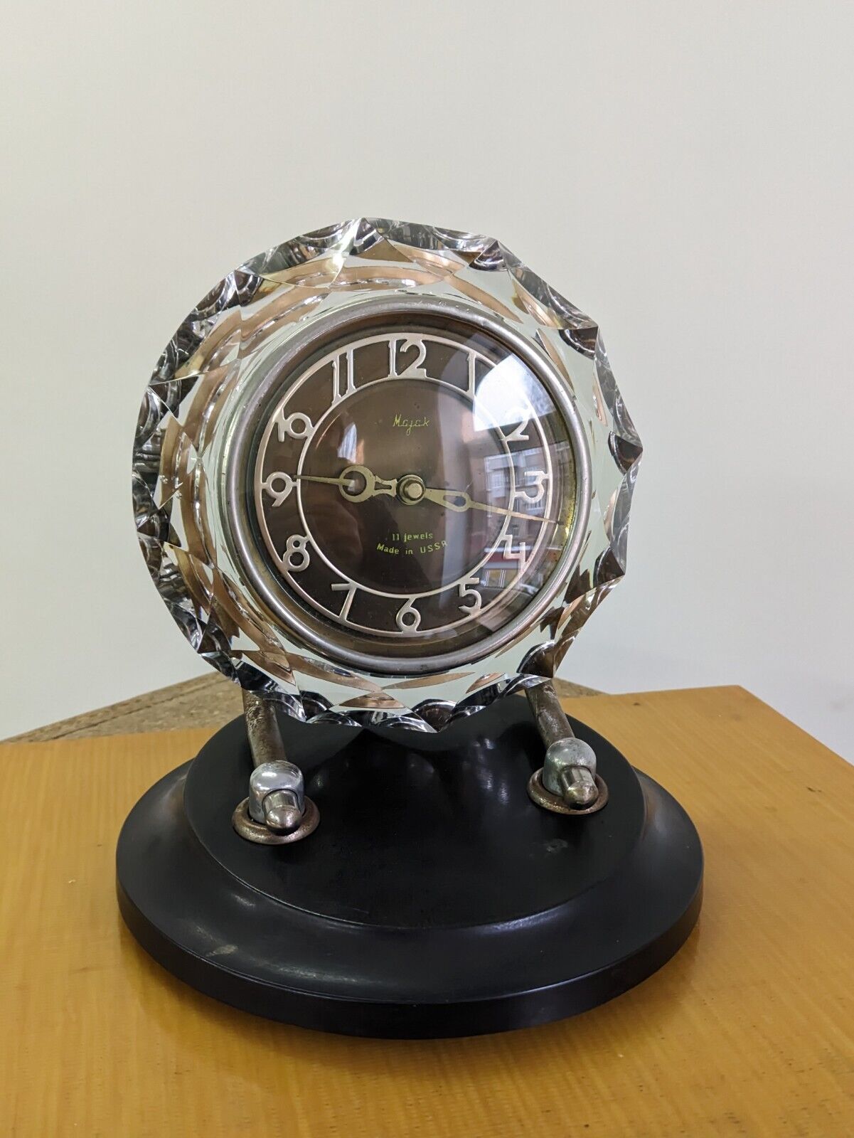 Old Vintage collelectble MAJAK MAYAK crystal Table Mantel Clock USSR brown dial