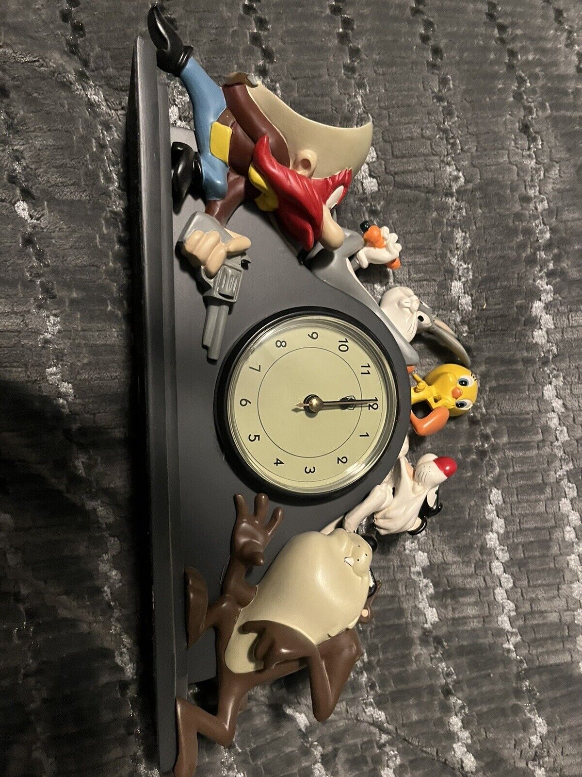 Warner Bros. Looney Tunes Figural Mantle Clock 1994 