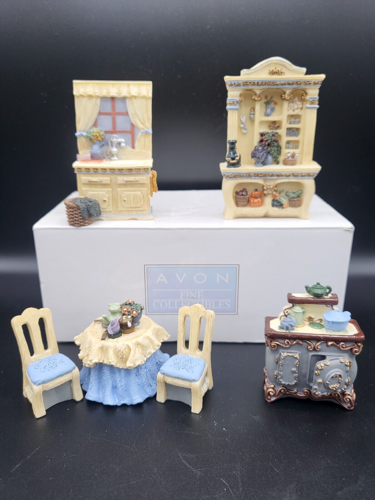 Avon Fine Collectibles Victorian Memories Miniature Doll Furniture Stove Buffet