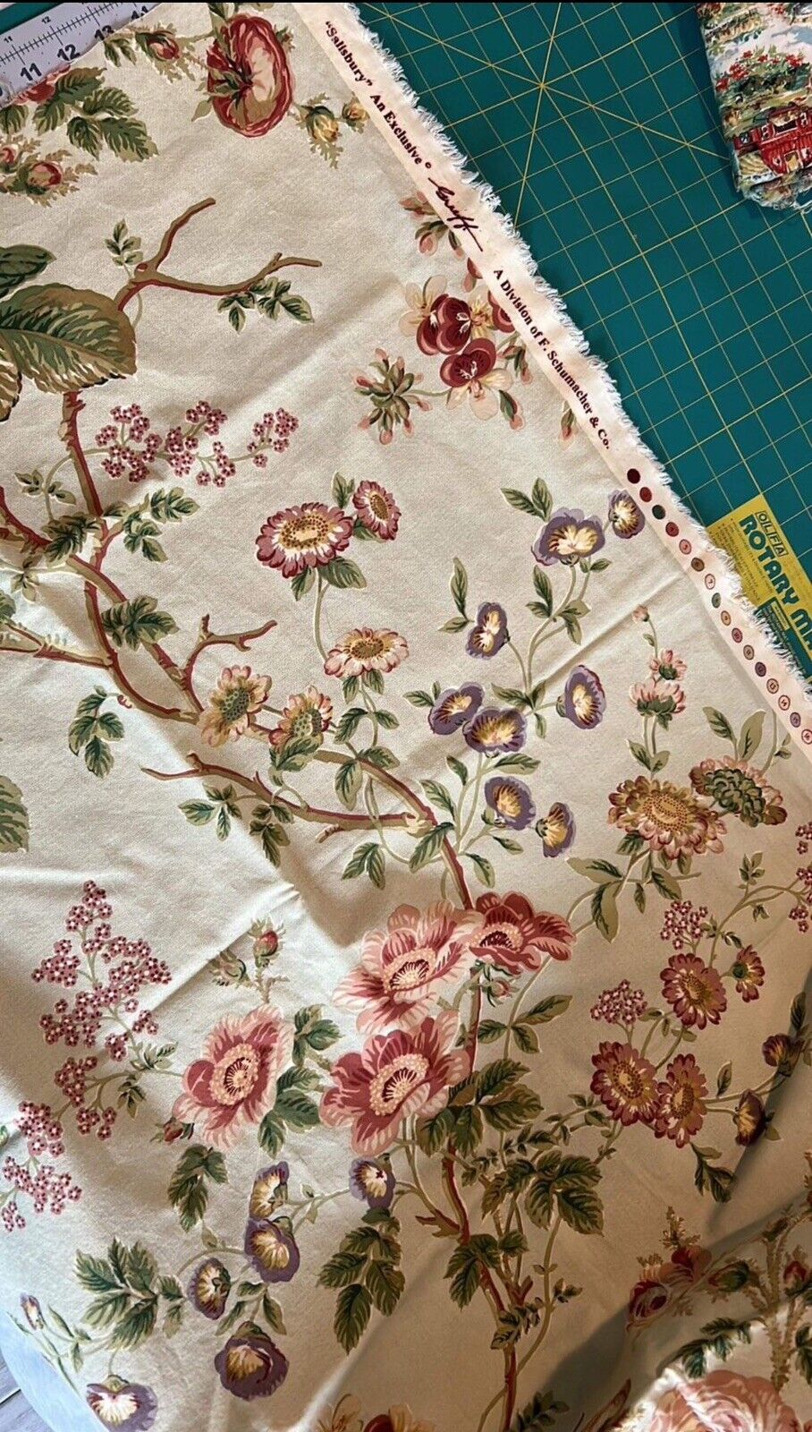 vintage Salisbury An Exclusive Schumacher Floral Wallpaper Fabric Beautiful