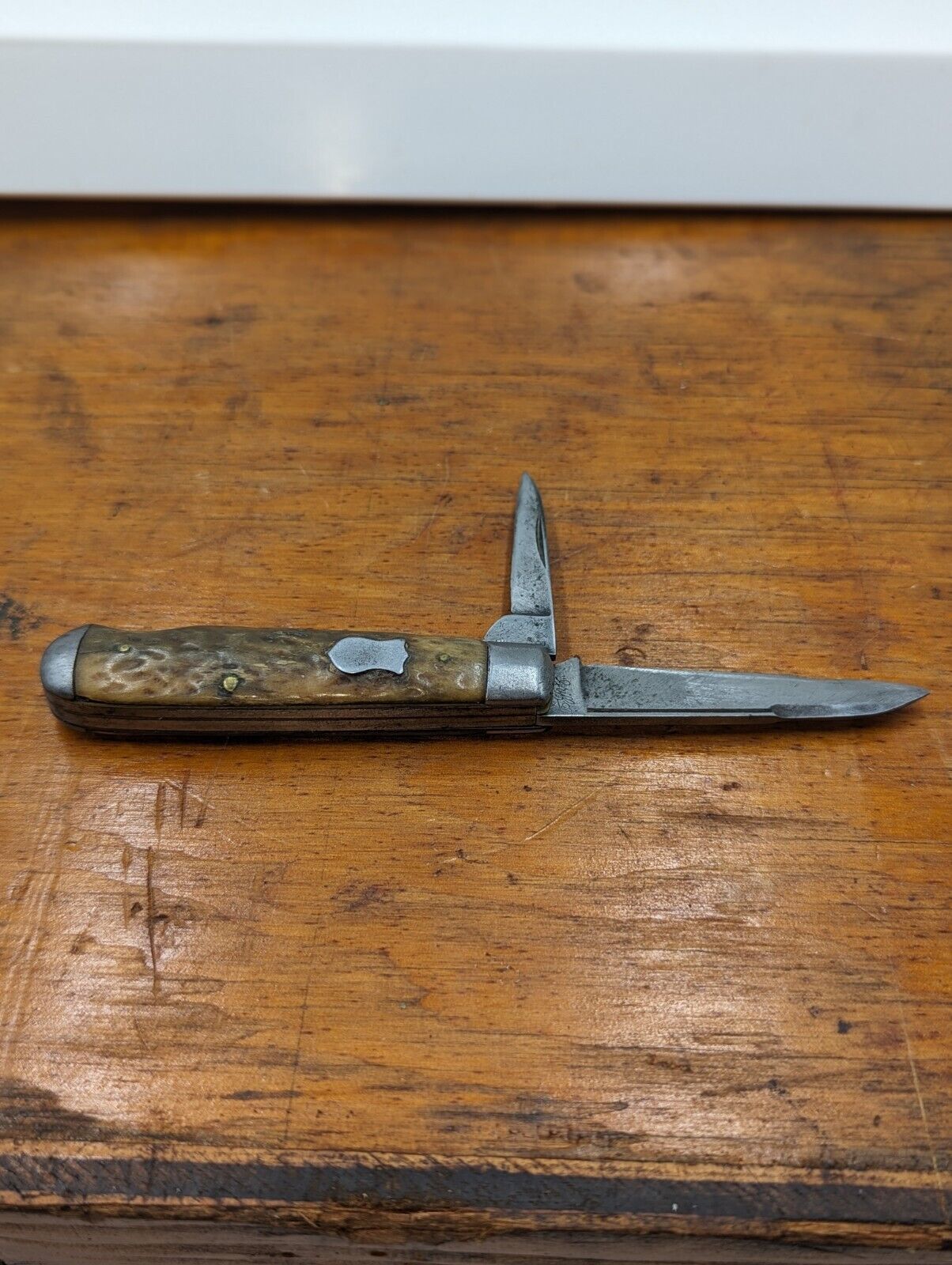 Vintage Griffon XX B'PORT CT Very OLD Wood Handle JACK KNIFE Smaller Blade 