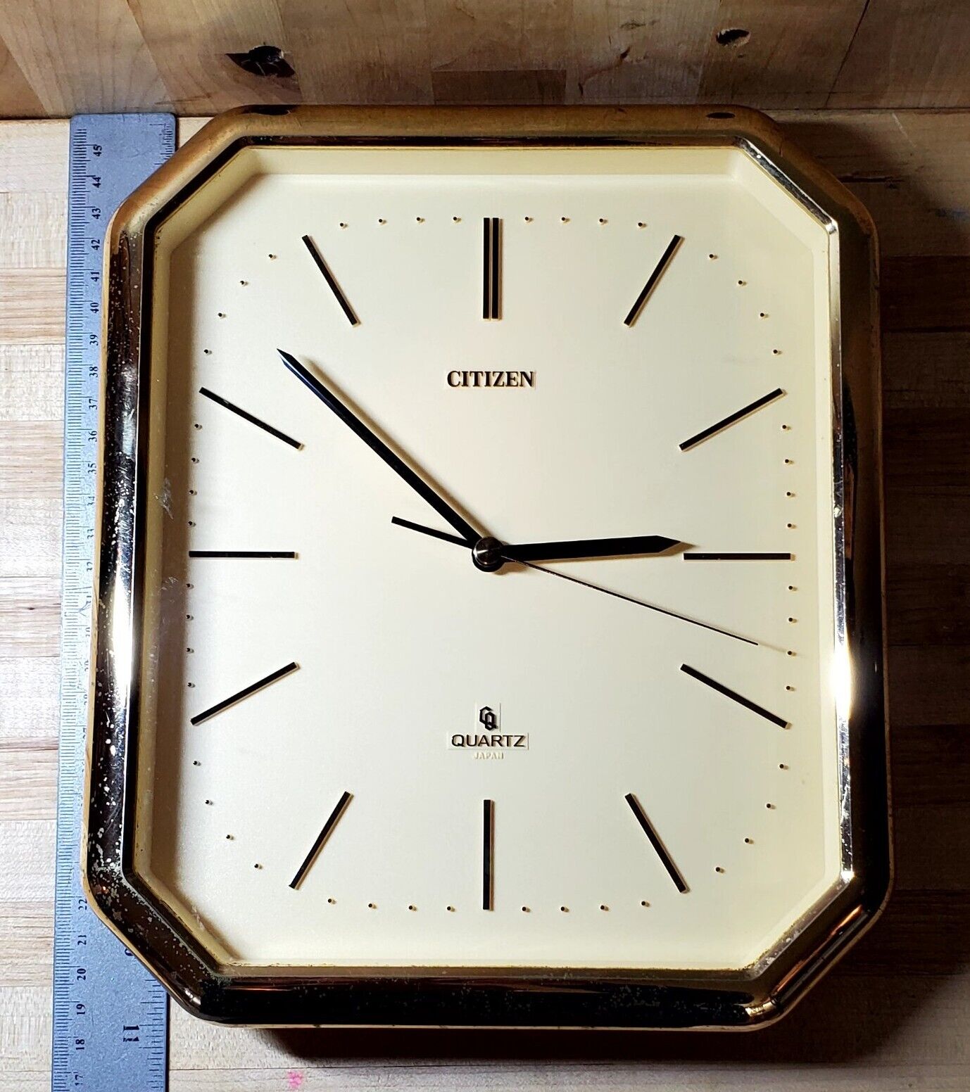Vintage Citizen Quartz Wall Clock Gold Tone Plastic Casing 10¼\