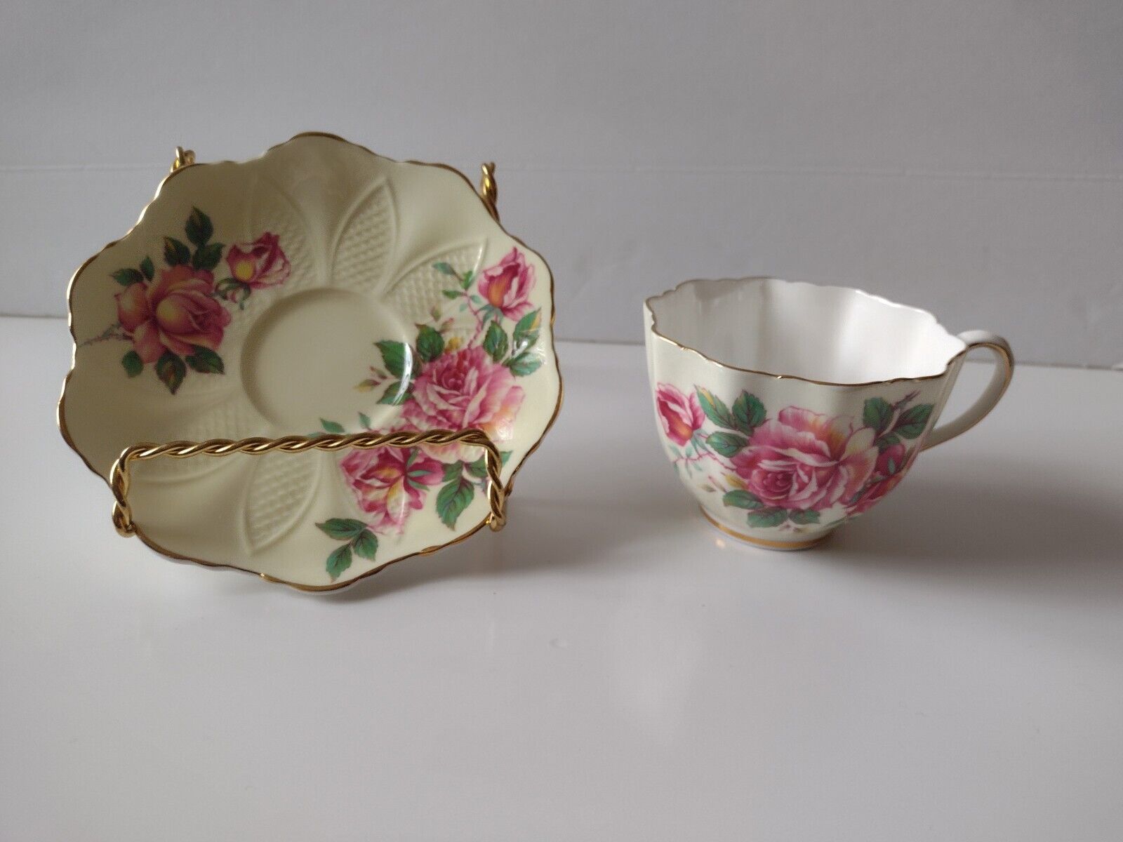 RARE Antique PARAGON BY APPOINTMENT FINE BONE CHINA ENGLAND RED ROSES 