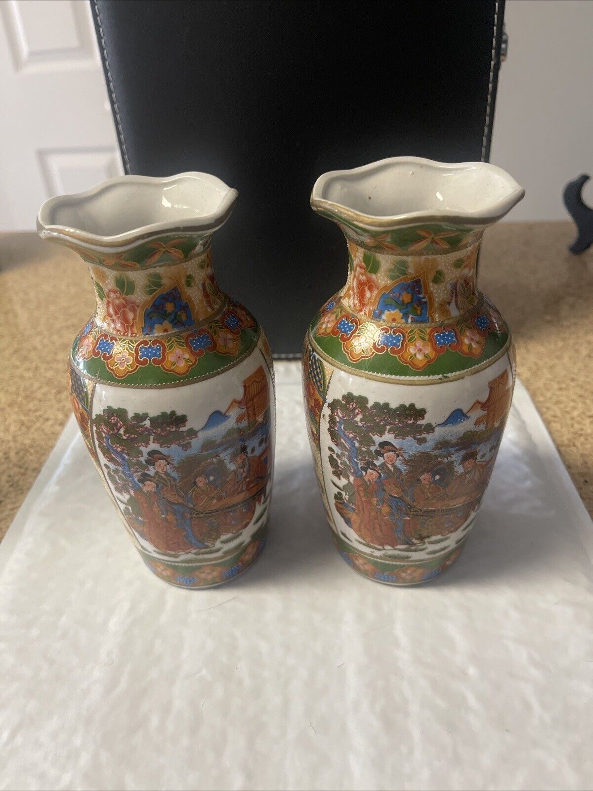 Vintage Pair of Asian Vases with scalloped top 6” Tall