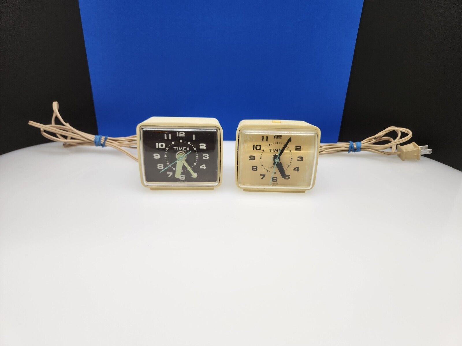 Vintage Timex Plug-In Alarm Clocks 120 Volt Works Turquoise Minute Hand