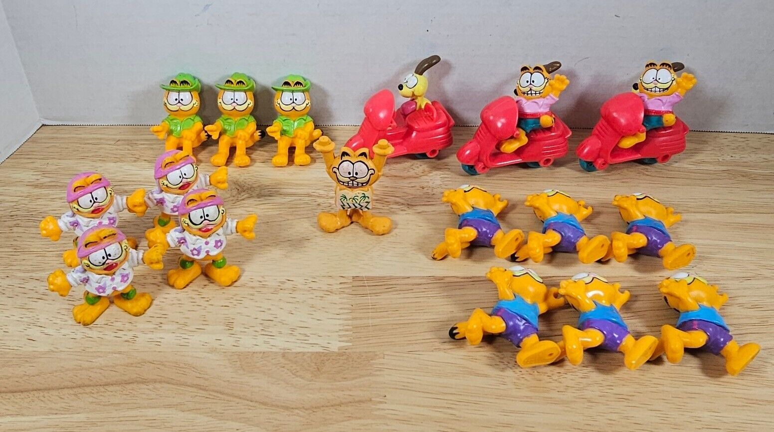 Lot Of 17 1980's Garfield Figures McDonalds Happy Meal Toys