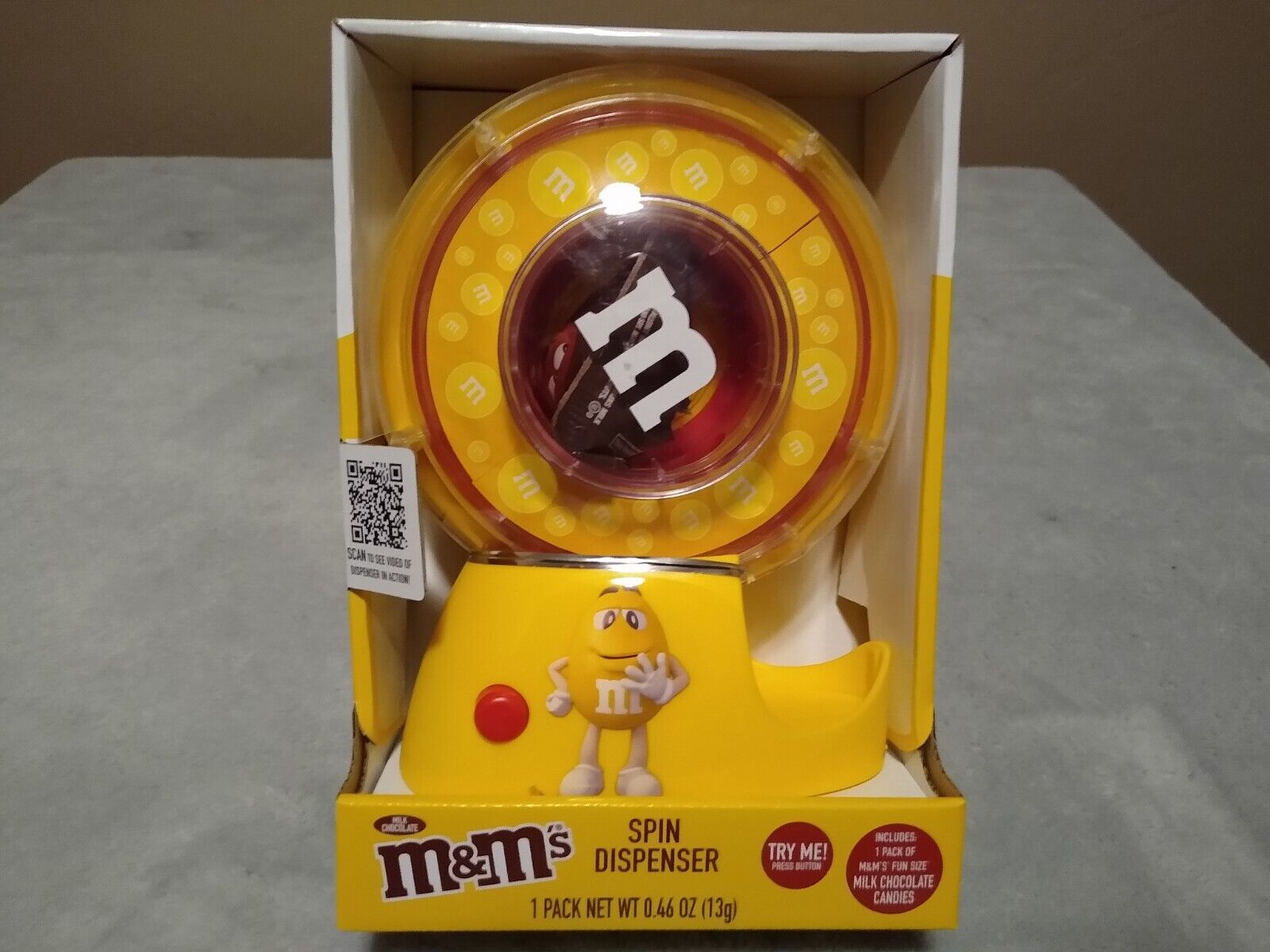M&M Candy Dispenser⭐ Candy Dispenser Yellow⭐Push Button To Spin Novelty Toys NEW