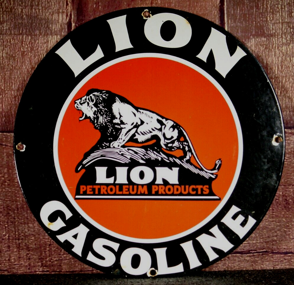 LION GASOLINE (Petroleum Products)  PORCELAIN COLLECTIBLE, RUSTIC, ADVERTISING