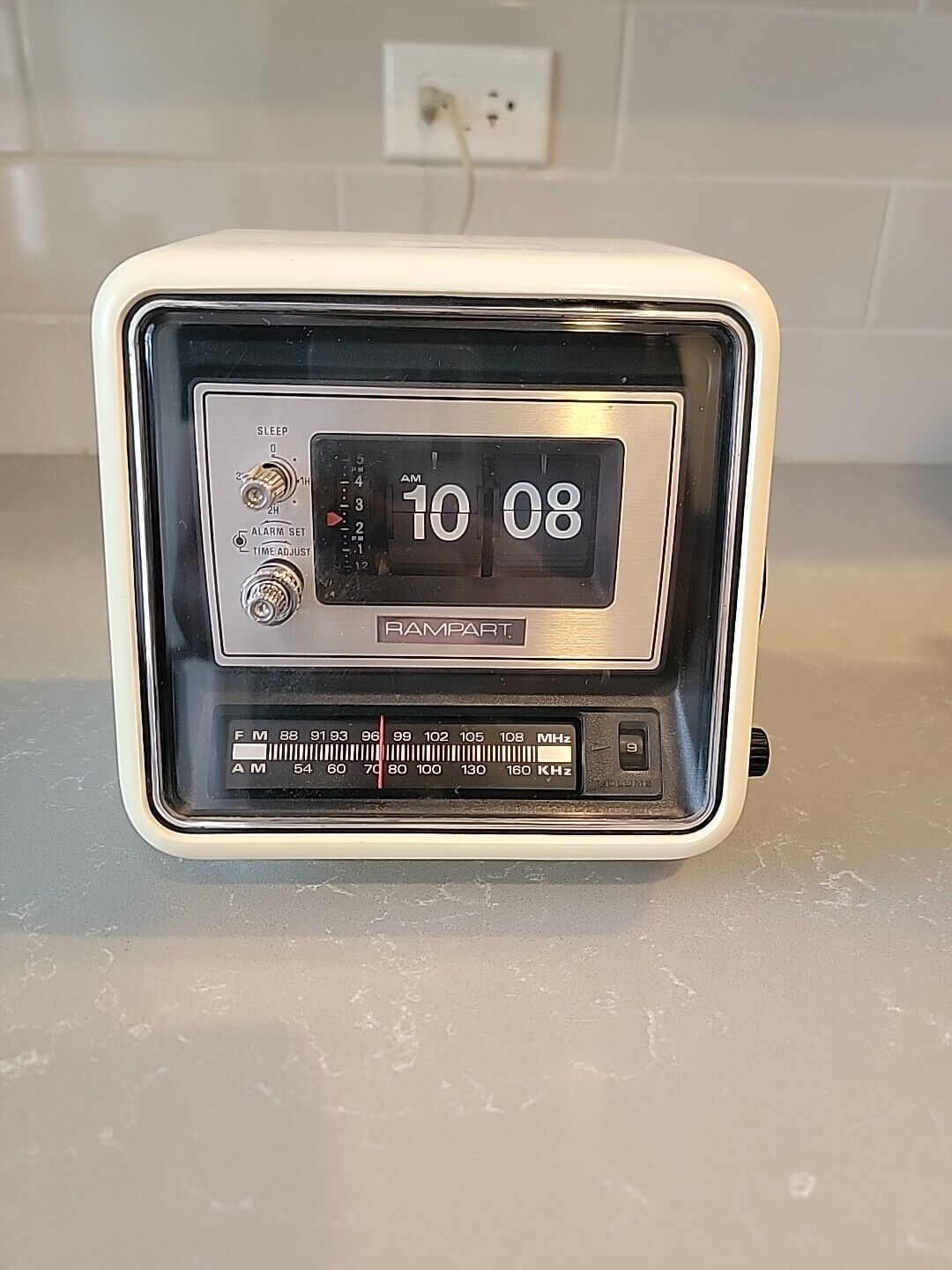 VTG MCM Sanyo? Kmart? SSK6200 Flip Clock AM/FM Radio Alarm Lighted Made In Japan