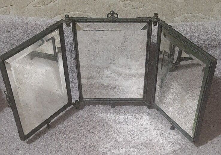 ANTIQUE TRI-FOLD MIRROR WITH 2 PICTURES