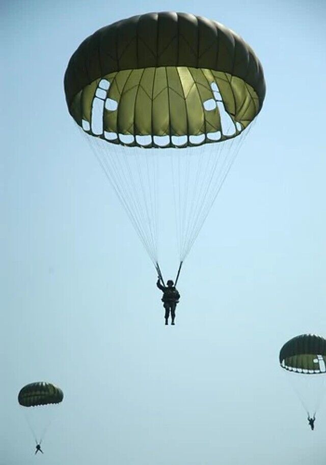 U.S. Armed Forces 33' Vented Survival Parachute W/Shroud Lines
